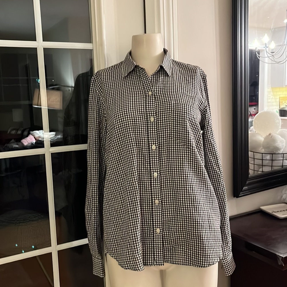 GAP button down
